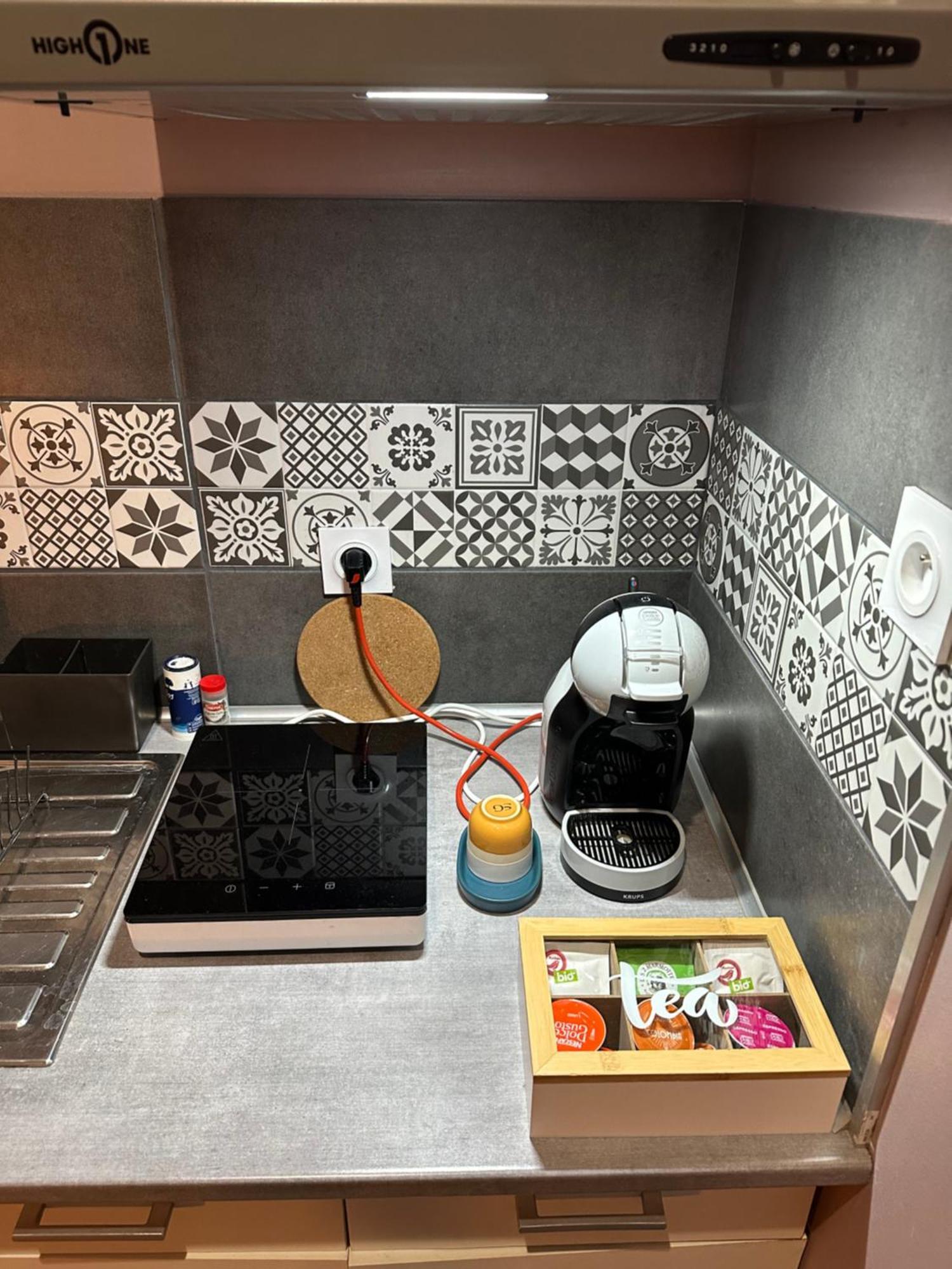 La Tiny : Adorable Petit Studio /Parking Gratuit. Angouleme Luaran gambar